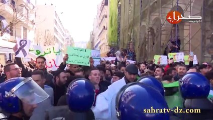 اٍحتجاجات سلمية  ضد العهد الخامسة  بساحة أول ماي الجزائر العاصمة