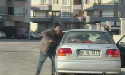 Trafikte terör estirdiler: Kamyon şoförü bıçakla saldırdı