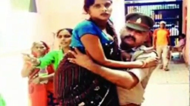 GRP Incharge Sonu Kumar Rajora is a live example of humanity; जीआरपी सोनू ने पेश
