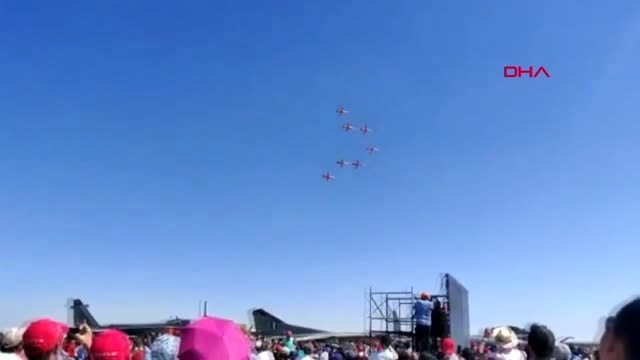 Dha Dış - Hindistan'da Hava Gösterisinin Yapıldığı Bölgede Yangın Çıktı 300 Araç Yandı