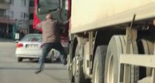 Ankara'da İki Şoförün Kavgası Kameralara Yansıdı