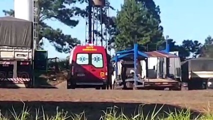 Bebê de um ano fica ferido ao cair de cabine de caminhão