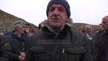 4 vite pa ujë të pijshëm, banorët e Bulqizës bllokojnë rrugën - Top Channel Albania - News - Lajme