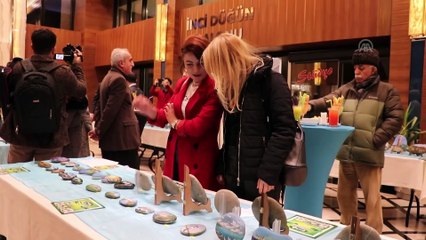 Çakıl taşlarına yaptığı minyatür tablolardan sergi açtı - ELAZIĞ