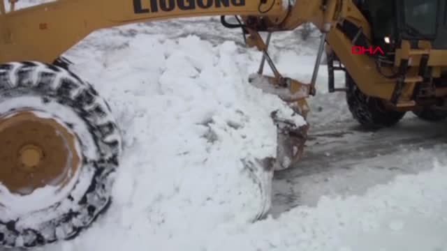 Edremit-Yenice Karayolunda Kar Ulaşımı Etkiliyor 2