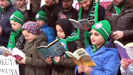 Yağmur altında kitap okuma aşkı