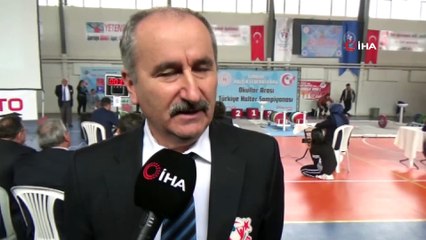 Türkiye’nin genç haltercileri Simav’da kıyasıya yarıştı