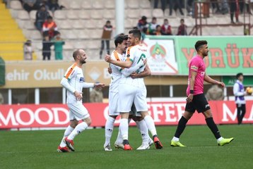 Alanyasporlu Taraftarlar, Ozan Tufan'ı Ayakta Alkışladı