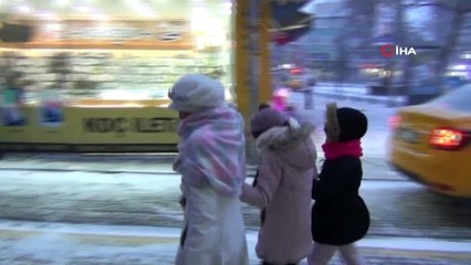 Çorlu’da kar yağışı etkili oldu... Vatandaşlar zor anlar yaşadı