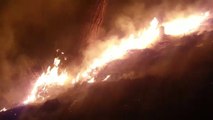 Report Tv - Zjarr i përmasave të mëdha në Kodrat e Krapsit në Fier