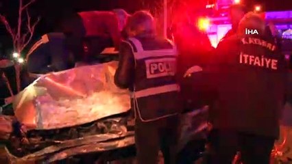 Araçta sıkışan sürücü ekiplerin yaptığı tüm müdahalelere rağmen kurtarılamadı
