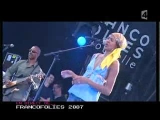 Ayo - And it's supposed to be love / down on my knees