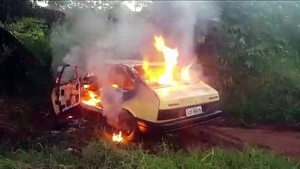 Incêndio em veículo mobiliza equipe do Corpo de Bombeiros