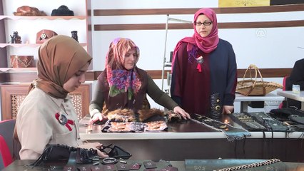 Oğlu tarihi kostümleri tasarlıyor kendi dikiyor - KOCAELİ