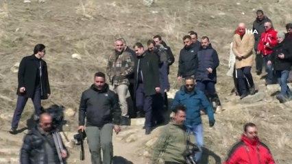 Bakan Ersoy, Ani Ören Yeri’nde incelemelerde bulundu