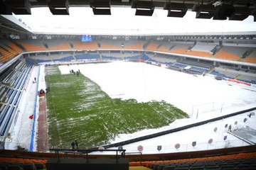 Fatih Terim Stadyumunda Kar Mesaisi