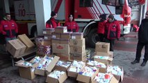Gönüllü itfaiyeciler, Suriye sınırındaki ihtiyaç sahipleri için ilaç topladı