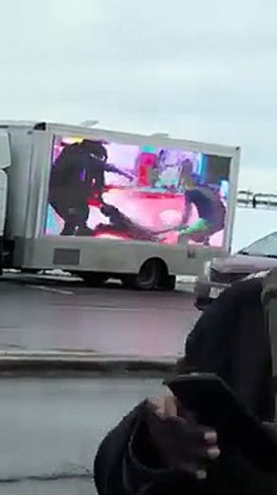 Un CAMION DE BILLBOARD MOTORISÉ POUR LA MANIF DES CAMEROUNAIS D'OTTAWA.