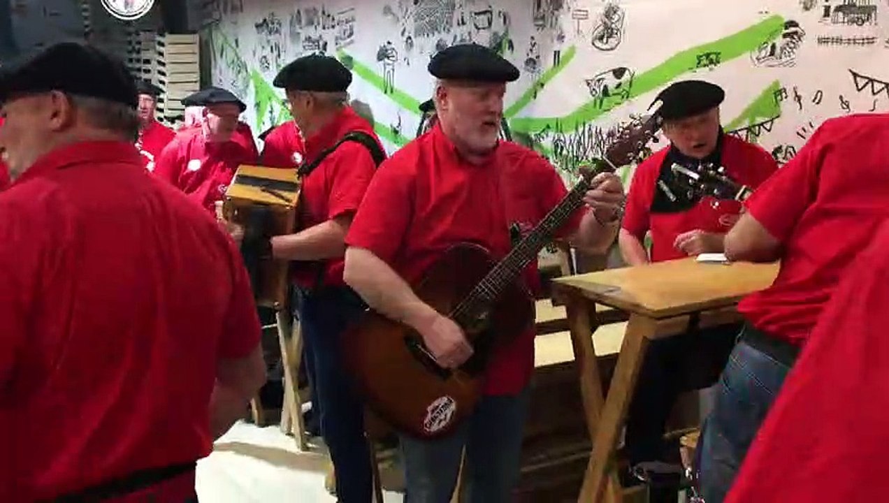 Pavillon 3 des produits régionaux : les Basques font déjà la fête ce dimanche matin