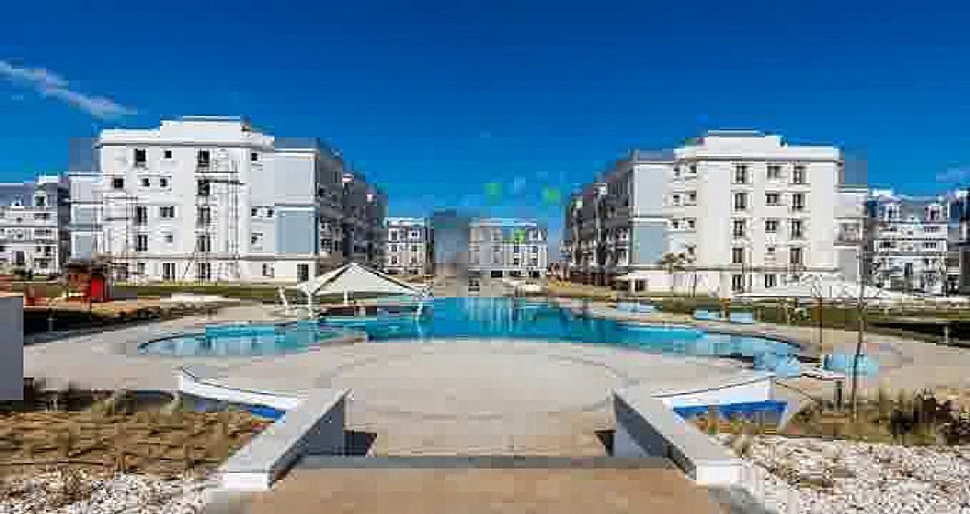 اي فيلا بحديقة بمبنى فاخر للبيع في كمبوند ماونتن فيو هايد بارك