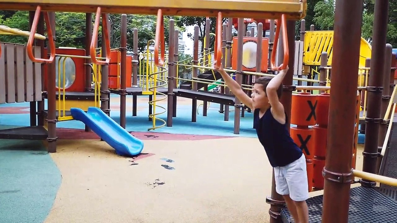 WEEK 9 -- KUALA LUMPUR WITH KIDS -- PETRONAS TOWERS, BATU CAVES, BIRD PARK, PETALING