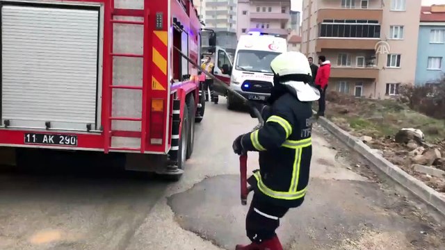Yangında balkonda mahsur kalan 6 aylık hamile kadın ve 8 yaşındaki kız kurtarıldı - BİLECİK