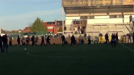 Bagarre supporters Alost-RWDM