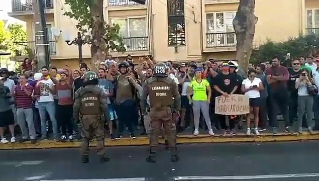 Venezolanos en Chile cantan les mataron los parientes por weones