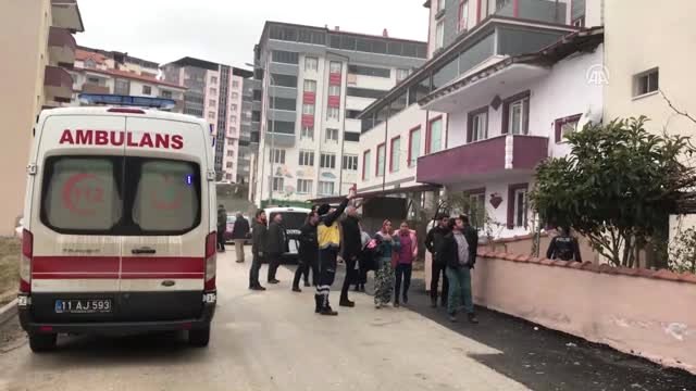 Yangında Balkonda Mahsur Kalan 6 Aylık Hamile Kadın ve 8 Yaşındaki Kız Kurtarıldı - Bilecik