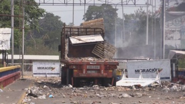 Así luce puente fronterizo entre Colombia y Venezuela tras batalla campal