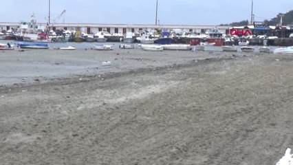 Tekirdağ'da Deniz 30 Metre Çekildi