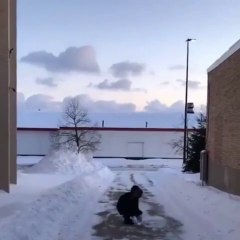 L'eau bouillante gèle instantanément