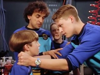 Ocean Girl [Deutsch]   S4E7   Die Wanze (2)