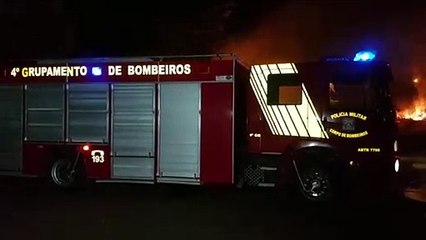 Incêndio em vegetação mobiliza o Corpo de Bombeiros, no Esmeralda