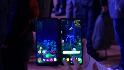 접지 않고 화면 뗐다 붙였다...LG 5G 듀얼폰 / YTN