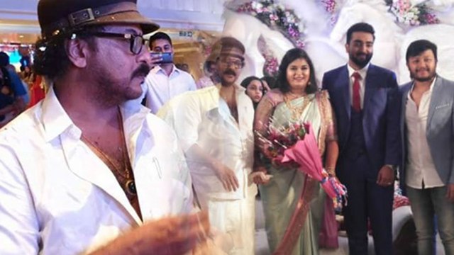 ಕ್ರೇಜಿಸ್ಟಾರ್ ಪುತ್ರಿಯ ನಿಶ್ಚಿತಾರ್ಥದಲ್ಲಿ ಮಿಂಚಿದ ಸ್ಯಾಂಡಲ್ ವುಡ್ ತಾರೆಯರು | FILMIBEAT KANNADA