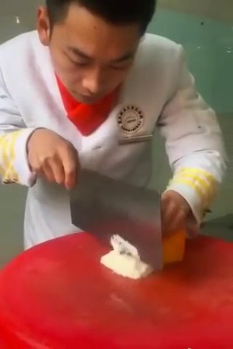 Vous ne couperez jamais les aliments comme lui ! Talent incroyable de ce chef cuisinier chinois !