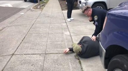 Röportaj İçin Hazırlanan Haber Ekibini Soyup, Güvenlik Görevlisini Vurdular