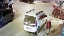 Yolun karşısına geçmeye çalışan kadına kaza sonrası savrulan otomobil çarptı