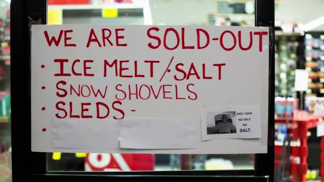 En 4 jours, cet adolescent a réussi à empocher 35 OOO dollars en déblayant la neige à Seattle