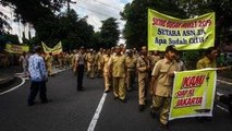 Gaji Perangkat Desa Batal Naik