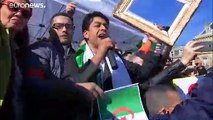 مئات الجزائريين يصدحون بالصوت في باريس ويقولون لا لبوتفليقة ولا للعهدة الخامسة