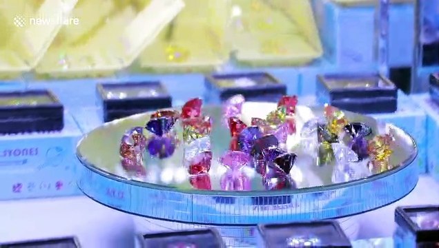 Thousands of traders attend gems fair as Thailand's jewellery exports defy economic headwinds to reach record highs