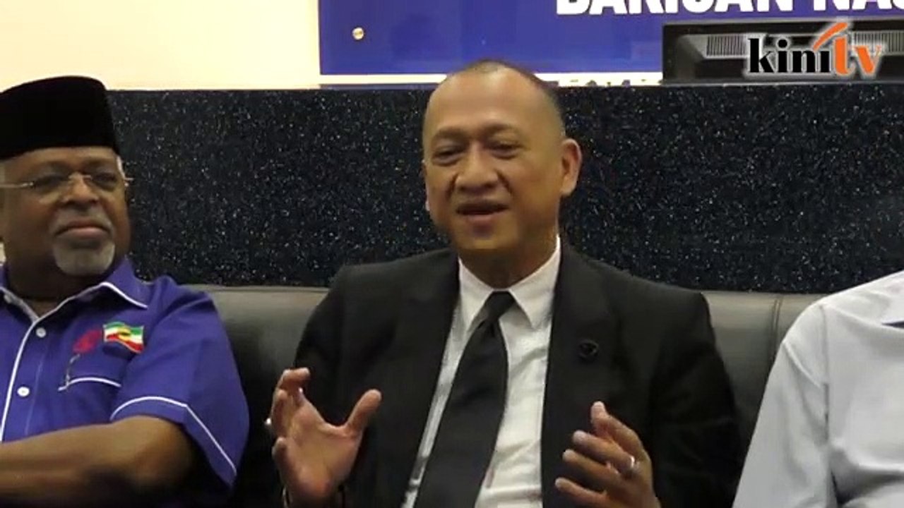 Kalau MCA nak keluar BN, keluarlah... - Nazri