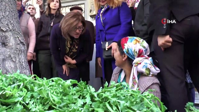 Fatma Şahin’e esnaf gezisinde yoğun ilgi