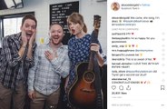Taylor Swift surprend un couple en chantant à leur fête de fiançailles