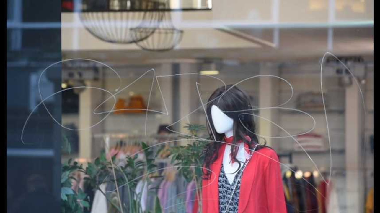 Liège : les vitrines des commerces des rues St...