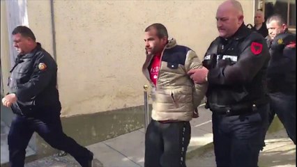 Vrasësi i gruas dhe kunatës e kap me gazetarët: Mos më filmoni se, jua theva kamerat!