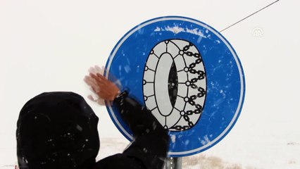 Pamuk Dağı geçidinde kar yağışı - IĞDIR