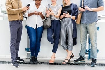 Sucht: Wie kommt man vom Internet weg?